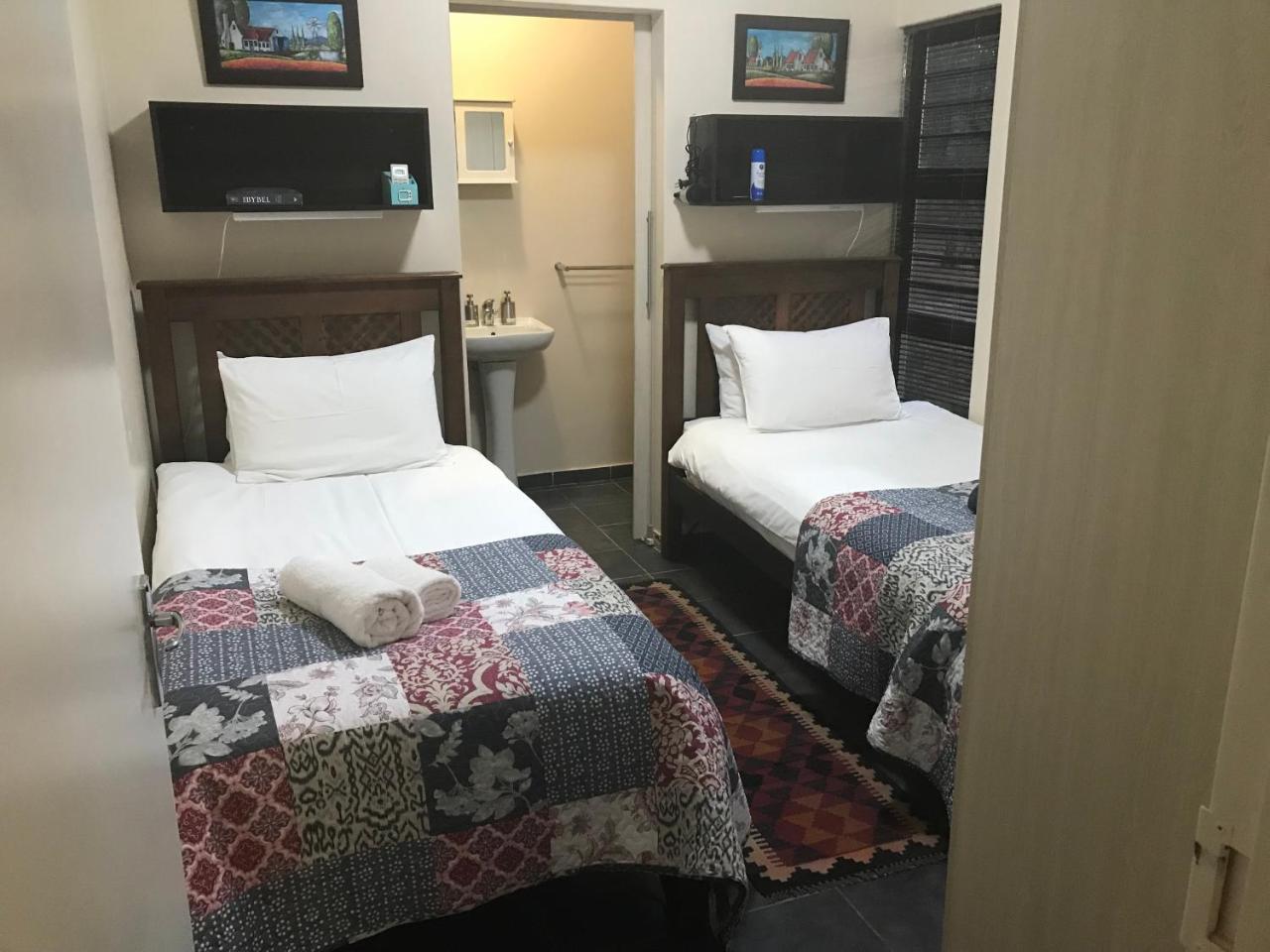 A Little Guesthouse Блумфонтейн Экстерьер фото